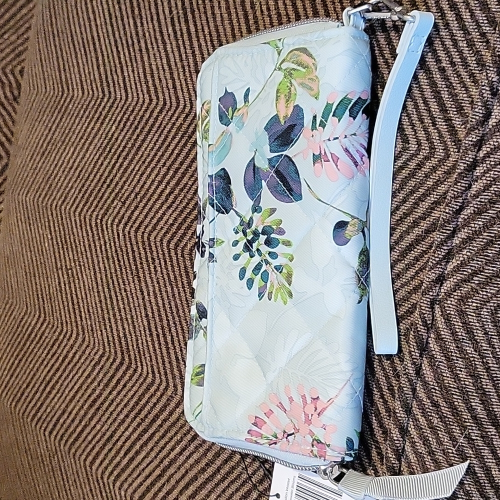 Vera Bradley RFID Accordian Wrislet - Picture 5 of 5